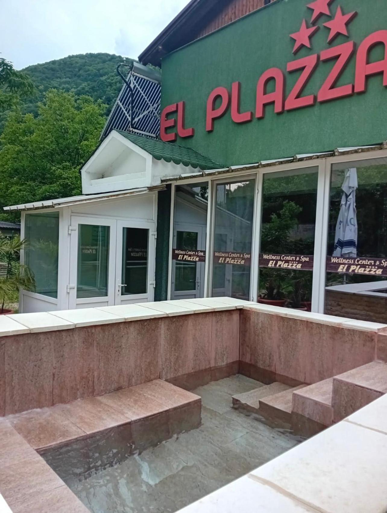 Pensiunea El Plazza Baile Herculane Exterior photo